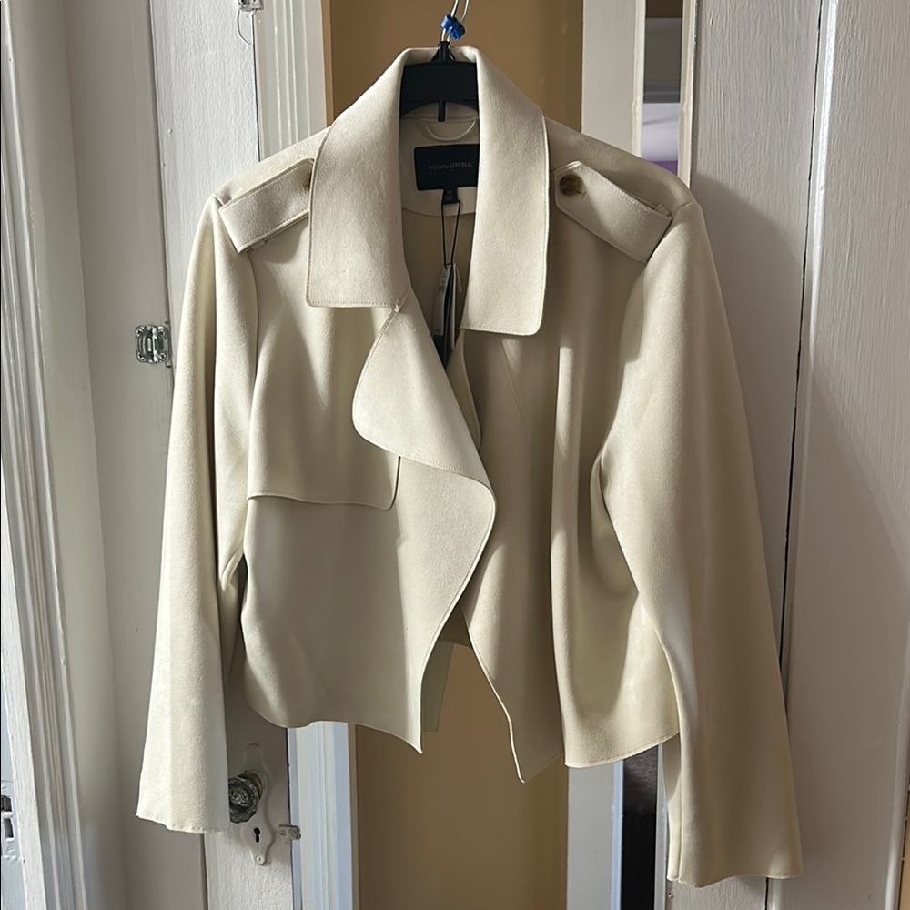 Banana Republic Cream Trench Coat with Elegant Waterfall Design